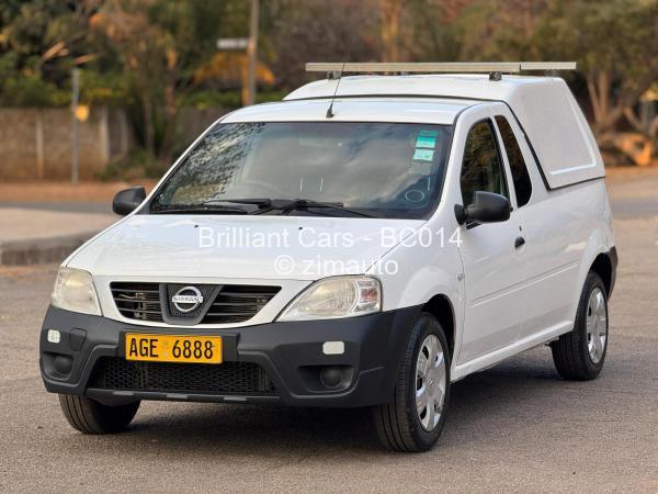 2014 Nissan  Hardbody