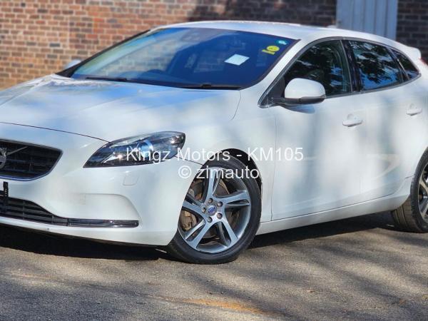 2016 Volvo  V40
