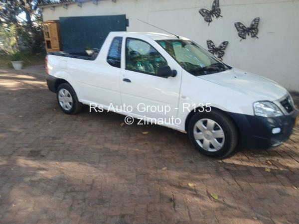 2023 Nissan  NP200