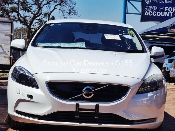 2016 Volvo  V40