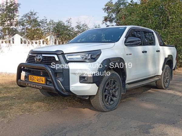 2021 - Toyota  Hilux