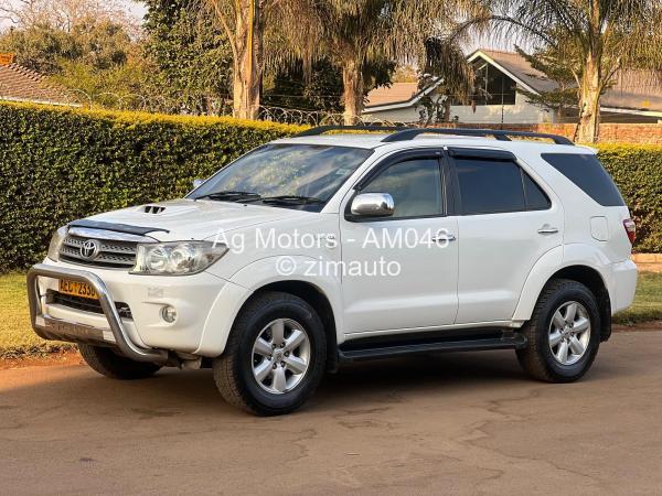2009 - Toyota  Fortuner