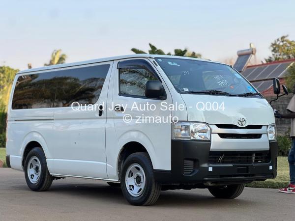 2016 - Toyota  Hiace