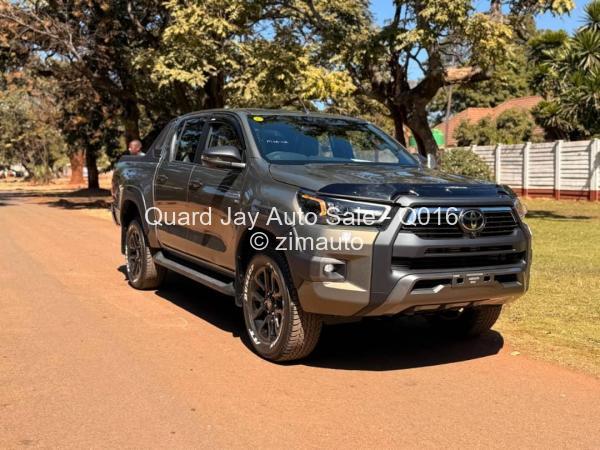 2025 - Toyota  Hilux