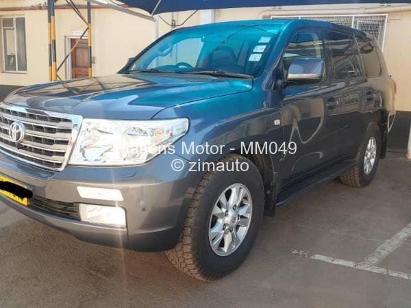 2010 Toyota  Land Cruiser 200