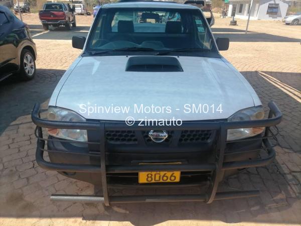 2012 Nissan  Hardbody