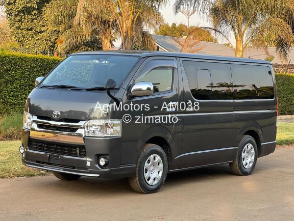 2016 - Toyota  Hiace