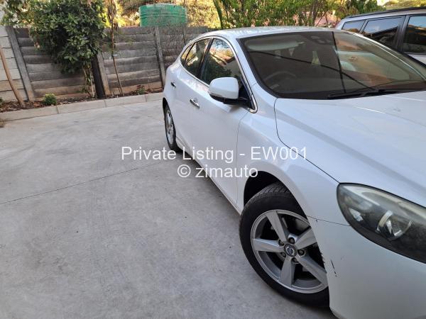 2014 Volvo  V40