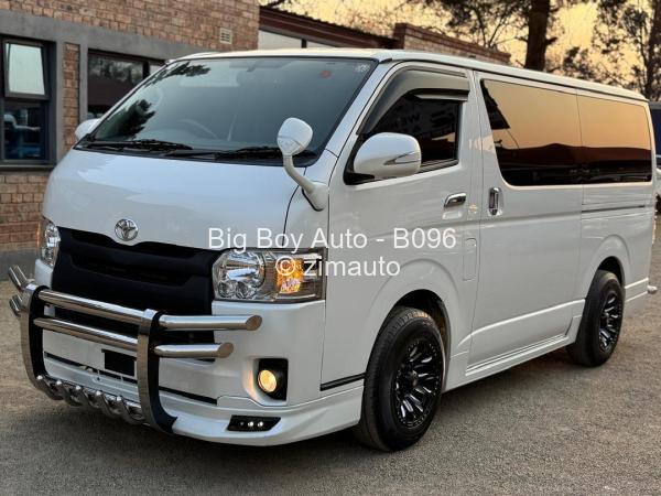 2017 Toyota  Hiace