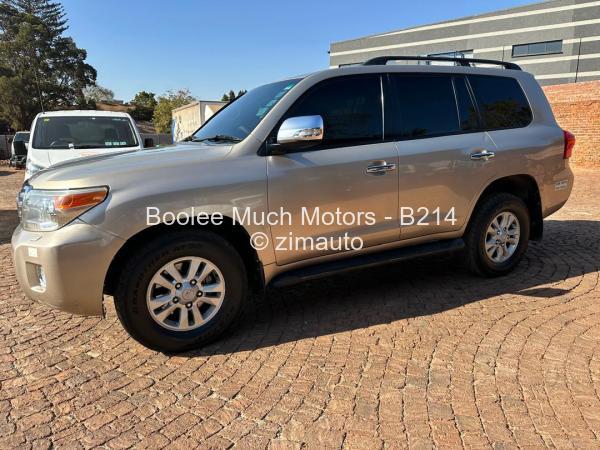 2014 Toyota  Land Cruiser 200