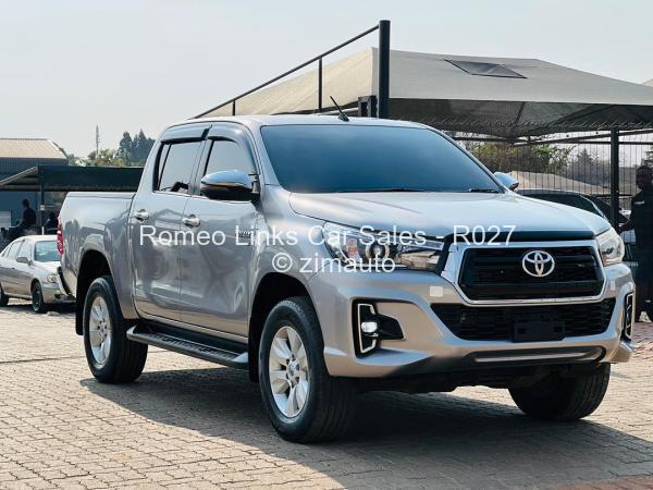 2019 Toyota  HILUX REVO