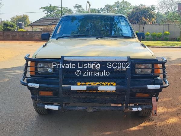 1985 Mazda  B2200