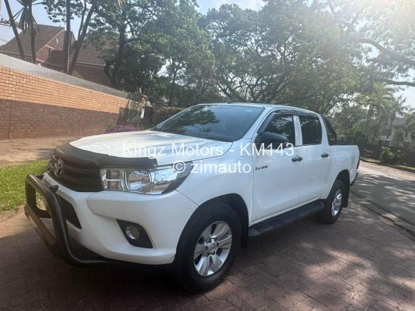 2017 Toyota  HILUX GD6