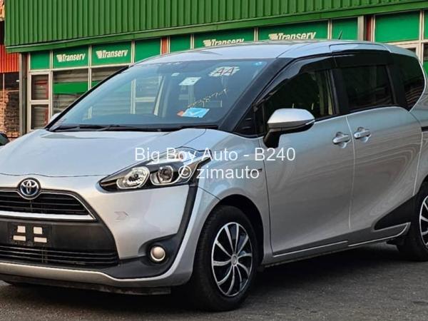 2017 Toyota  Sienta