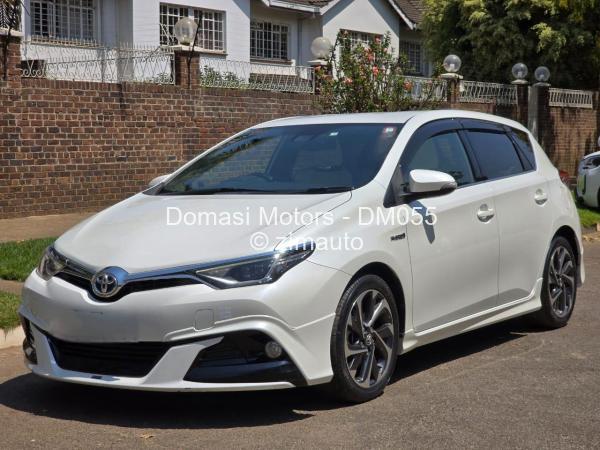 2016 - Toyota  Auris