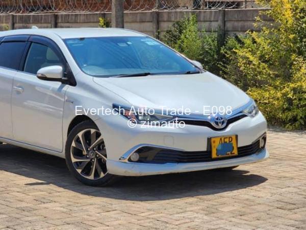 2016 Toyota  Auris