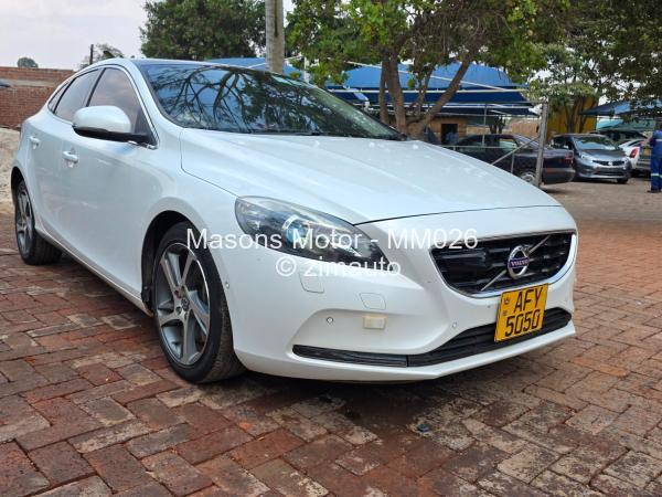 2015 Volvo  V40