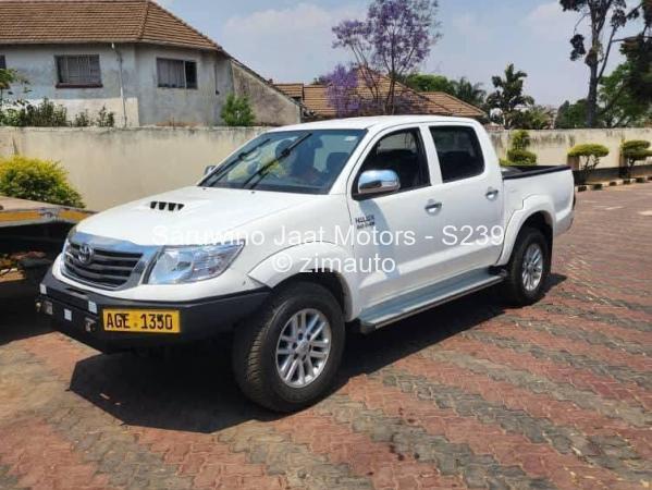 2013 Toyota  Hilux