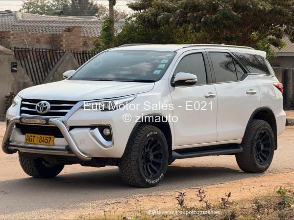 2017 - Toyota  Fortuner