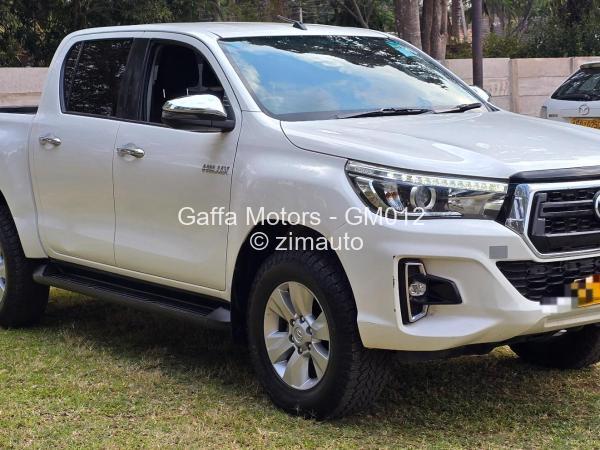 2019 - Toyota  Hilux