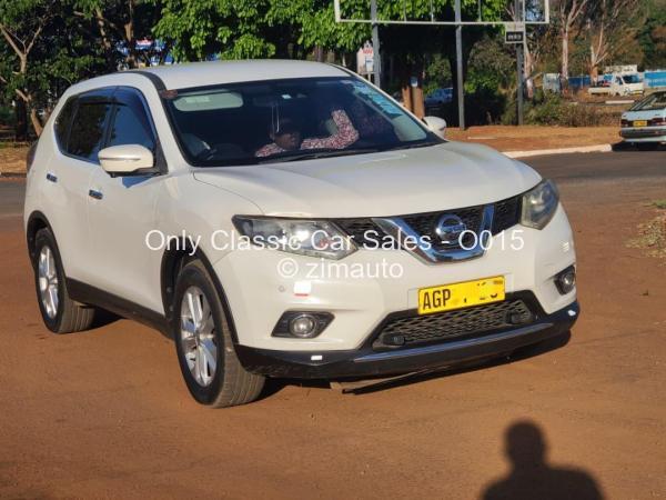 2015 Nissan  X-Trail
