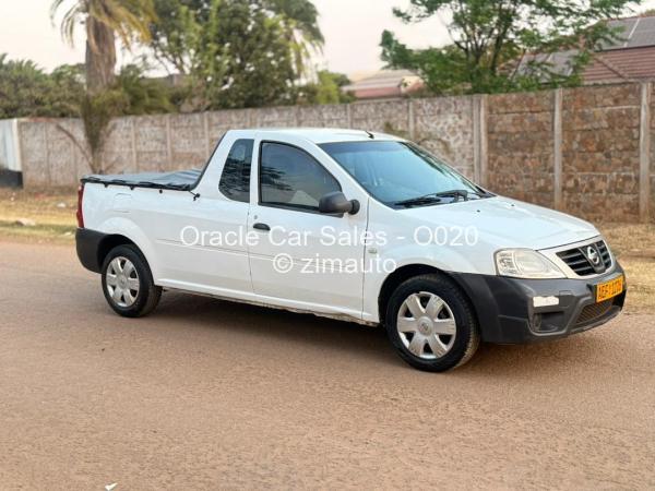 2016 Nissan  NP200