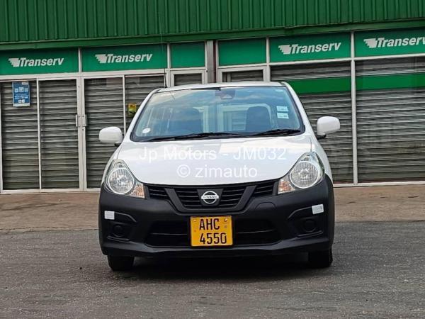 2017 Nissan  AD Van