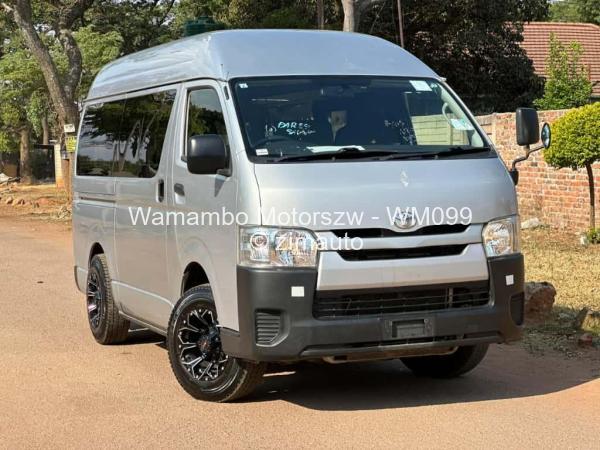 2017 - Toyota  Hiace