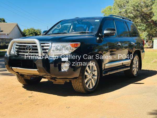 2013 Toyota  Landcruiser 200 VX
