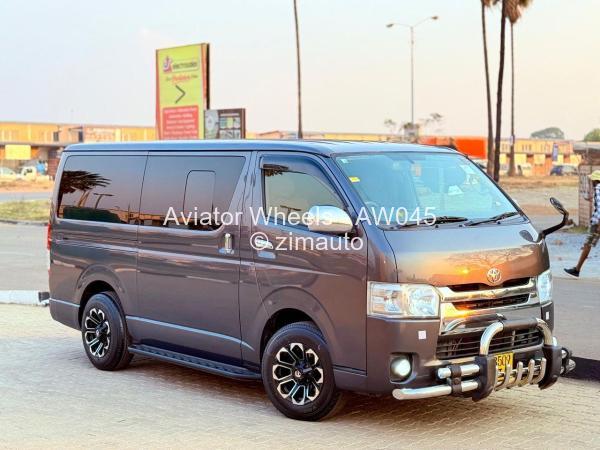 2017 Toyota  Quantum