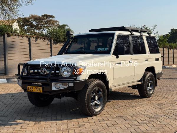 2018 Toyota  Land Cruiser 76