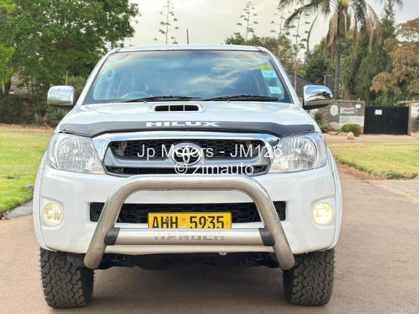 2010 Toyota  HILUX REVO