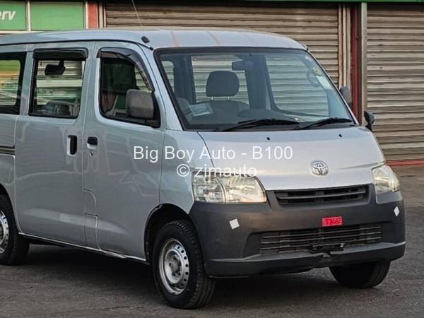 2015 - Toyota  Lite Ace