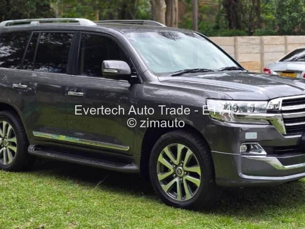 2019 Toyota  Landcruiser 200 VX-R
