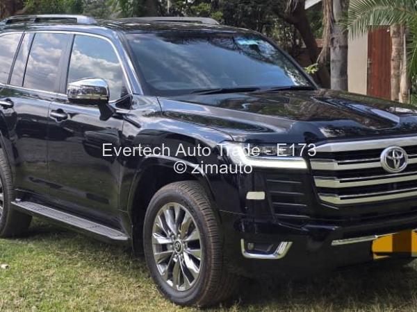 2022 Toyota  Land cruiser 300 VX-R