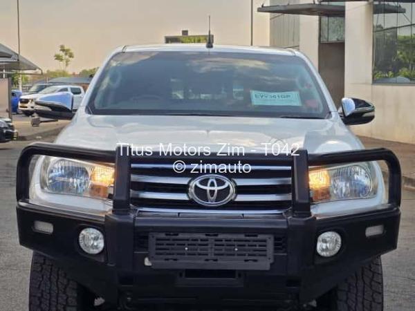 2017 Toyota  HILUX GD6