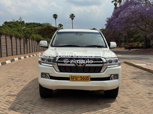 2018 Toyota  Land Cruiser