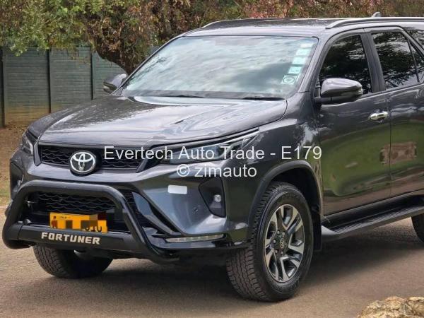 2025 Toyota  Fortuner