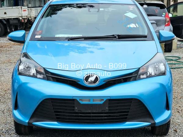 2017 Toyota  Vitz