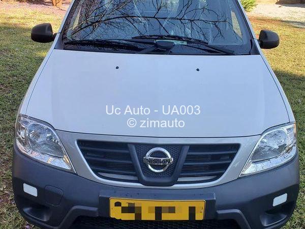 2022 Nissan  NP200