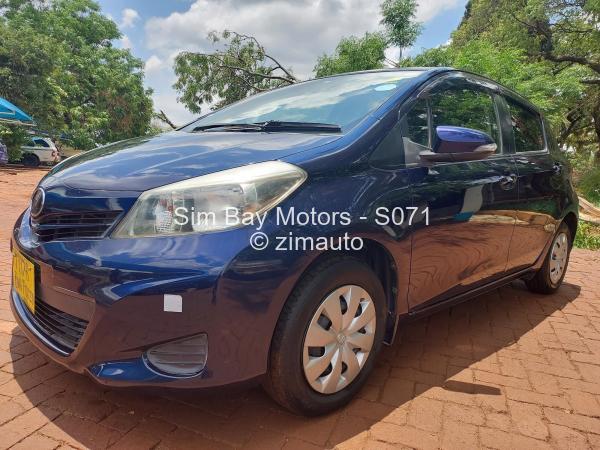 2013 - Toyota  Vitz