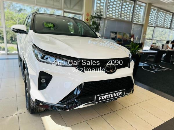 2023 - Toyota  Fortuner